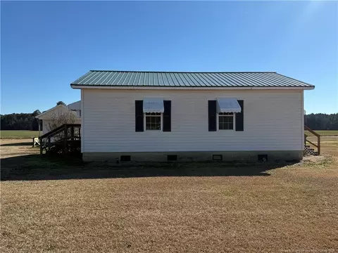 1424 Nye Rd, Lumberton, NC 28360