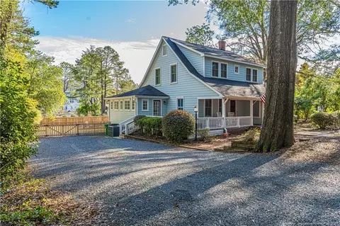 Exterior - 30 Caddell Rd, Pinehurst, NC 28374 photo 2 of 8