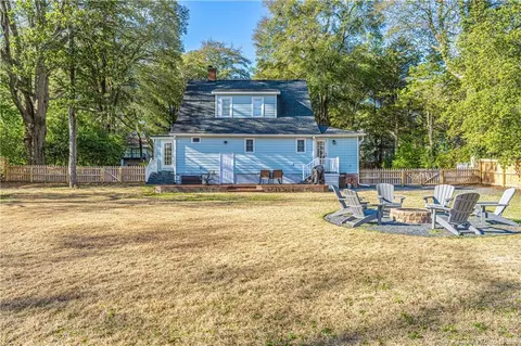 Exterior - 30 Caddell Rd, Pinehurst, NC 28374 photo 6 of 8