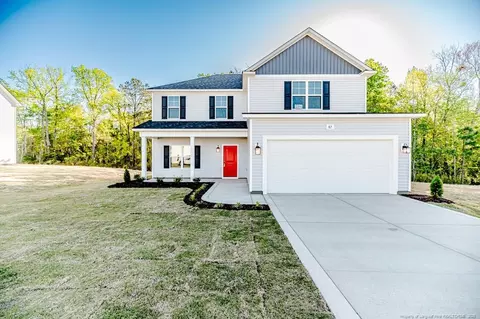 87 Onslow Ct, Spring Lake, NC 28390