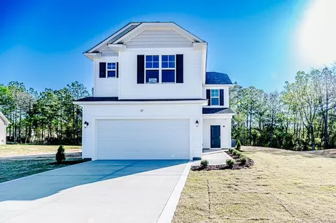 69 Onslow Ct, Spring Lake, NC 28390