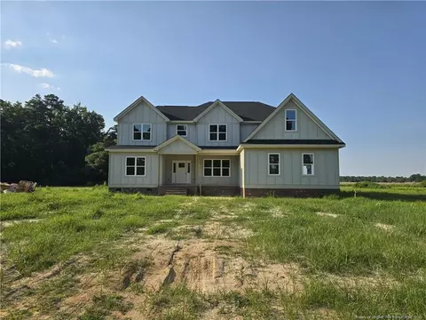 3255 School Rd, Fayetteville, NC 28306