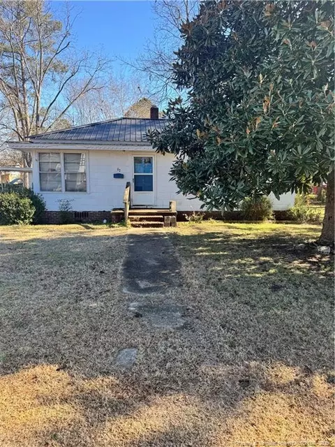402 N Main St N, Fairmont, NC 28340