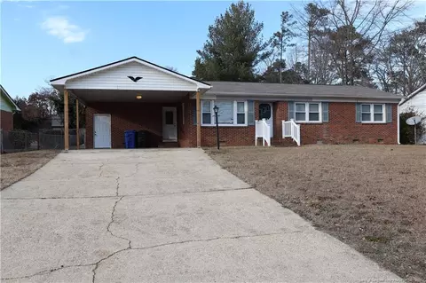 487 N Platte Rd, Fayetteville, NC 28303