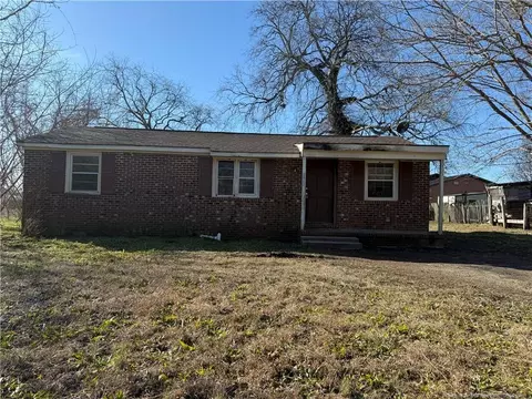 430 Adam St, Fayetteville, NC 28301
