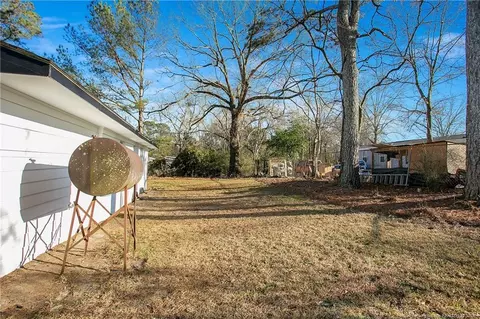 Exterior - 189 Zenobia Ave, Lillington, NC 27546 photo 2 of 5