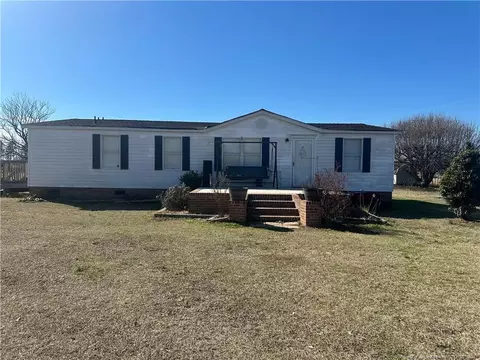 2216 Elrod Rd, Maxton, NC 28364