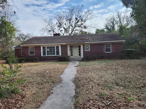 314 Mccaskill Ave, Maxton, NC 28364