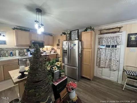 305 W K St, Erwin, NC 28339 photo 4