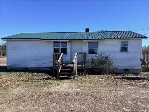 813 S Patterson St S, Maxton, NC 28364