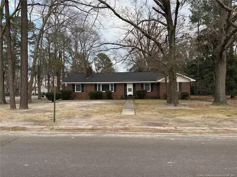 201 S Elm St, Maxton, NC 28364