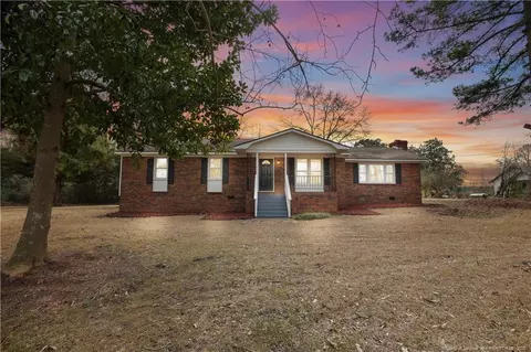 635 Hall Rd, Roseboro, NC 28382