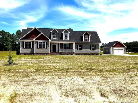 3018 Dinwiddle Dr, Wade, NC 28395