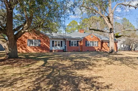 307 E Roseboro St, Roseboro, NC 28382