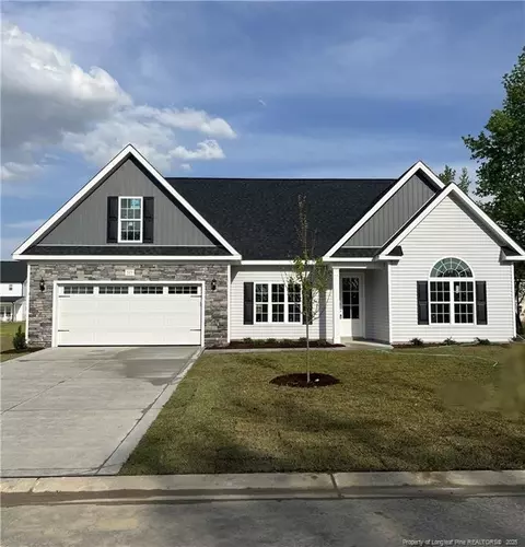 375 Whitestone Dr, Fayetteville, NC 28312