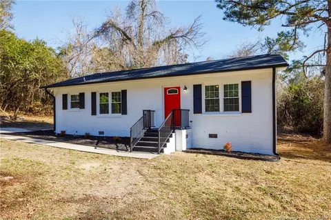 795 W New Hampshire Ave, Southern Pines, NC 28387
