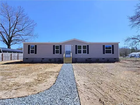 3934 Mckethan St, Wade, NC 28395