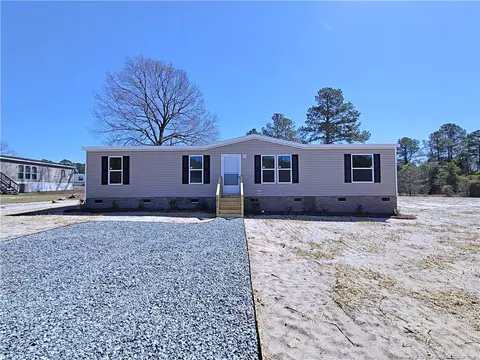 3916 Mckethan St, Wade, NC 28395