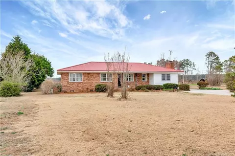 4624 W Mcduffie Crossing Rd, Lumberton, NC 28360