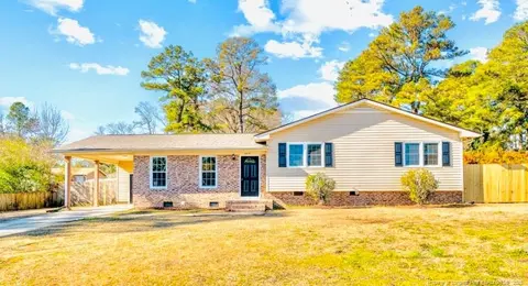 6815 Radial Dr, Fayetteville, NC 28311