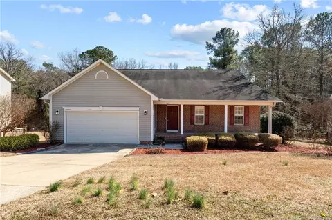 140 Cobblestone Dr, Spring Lake, NC 28390