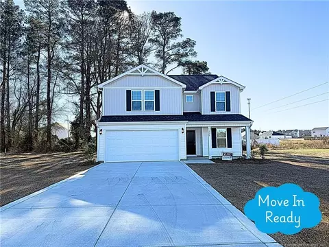 1924 Bulldog Ln, Hope Mills, NC 28348