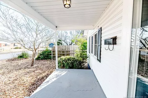 802 E Canary St, Dunn, NC 28334 photo 4
