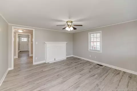 802 E Canary St, Dunn, NC 28334 photo 6