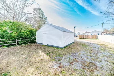 802 E Canary St, Dunn, NC 28334 photo 18