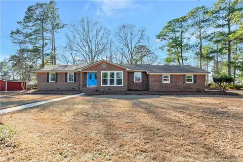 3604 N Walnut St, Lumberton, NC 28358