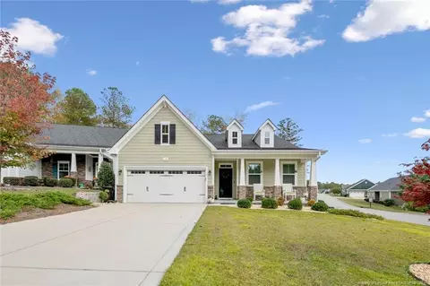 10 Glenside Ct, Spring Lake, NC 28390