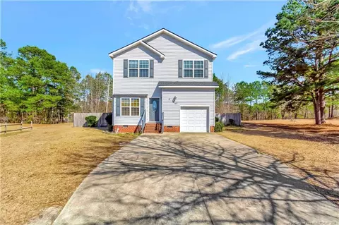 142 Doral Dr, Saint Pauls, NC 28384