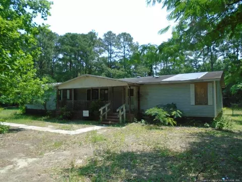 3600 Quarter Horse Ln, Parkton, NC 28371