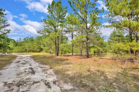2 Mckoy Town Rd # B, Cameron, NC 28326