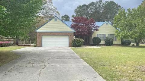 107 Oakmont Dr, Clinton, NC 28328