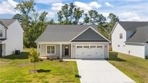 364 Whitestone Dr, Fayetteville, NC 28312