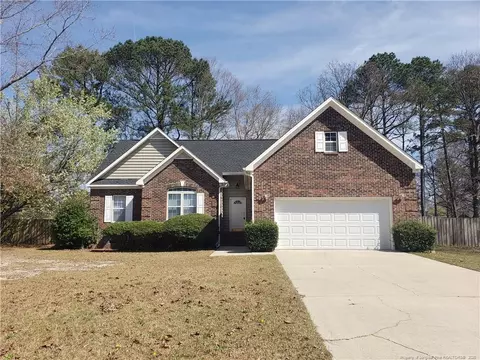 187 Scarlet Oak Dr, Raeford, NC 28376