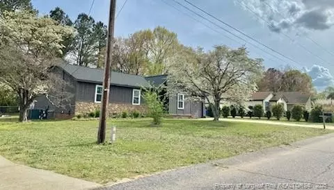 6349 Hawfield Dr, Fayetteville, NC 28303