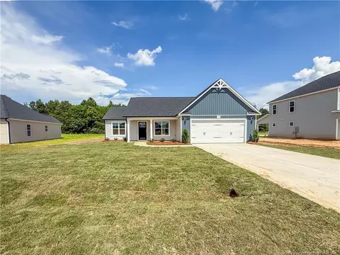 179 Guard Ln, Parkton, NC 28371