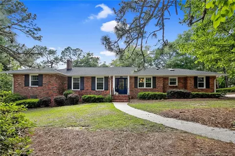 300 Woodcrest Rd, Fayetteville, NC 28305