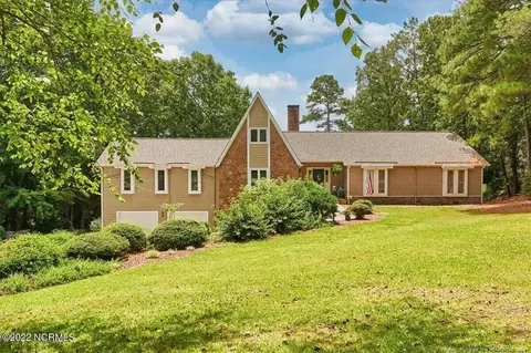744 Azalea Dr, Vass, NC 28394