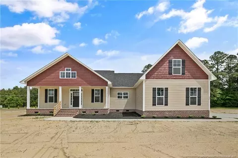 3002 Dinwiddle Dr, Wade, NC 28395