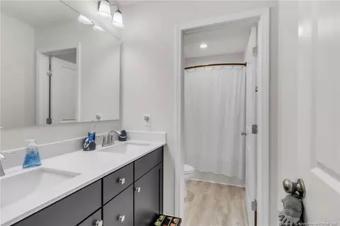 Bath - 95 Silk Oak Dr, Bunnlevel, NC 28323 photo 4 of 5