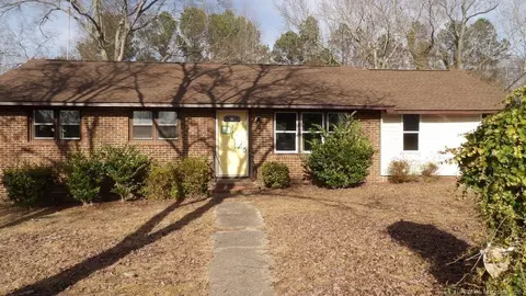 201 D Carlton St, Carthage, NC 28327