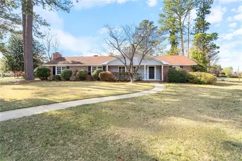 511 York Rd, Fayetteville, NC 28303