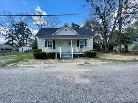 42 Bradford St, Lumberton, NC 28358