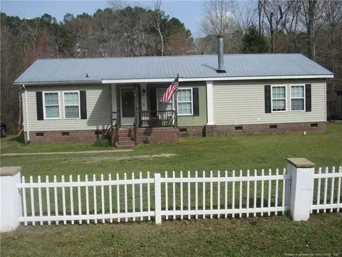 45 Country Walk Ln, Sanford, NC 27332