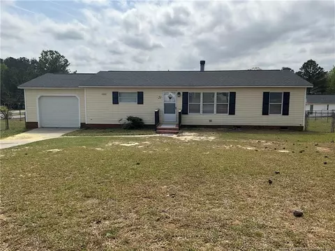 21 Plymouth Ct, Spring Lake, NC 28390