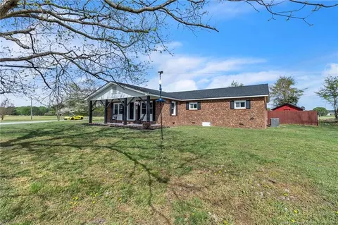 375 Bryant Rd, Dunn, NC 28334 photo 2