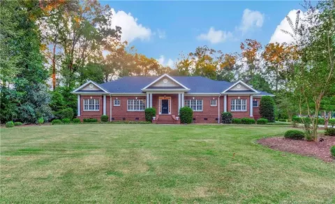 389 Brookgreen Dr, Lumberton, NC 28358